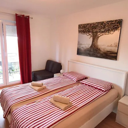 Holiday Home Banjole Vila