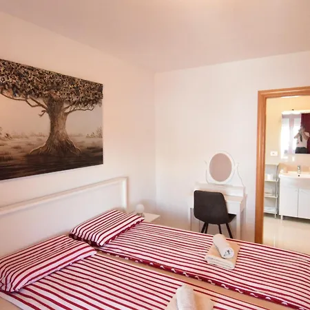 Holiday Home Banjole *