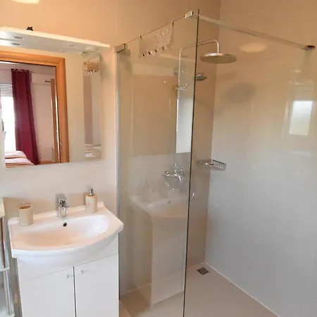 Holiday Home Banjole Vila