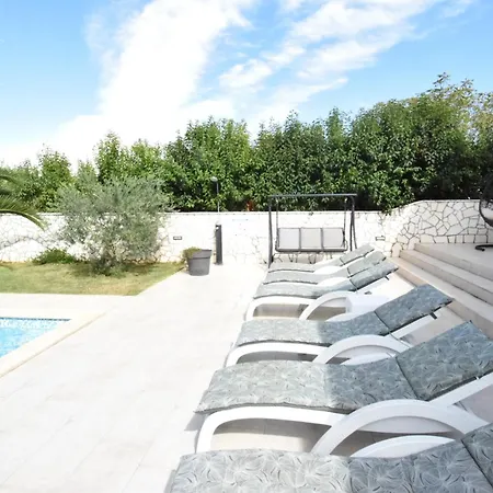 Holiday Home Banjole * Banjole