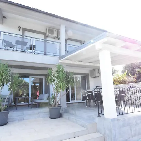 Holiday Home Banjole *